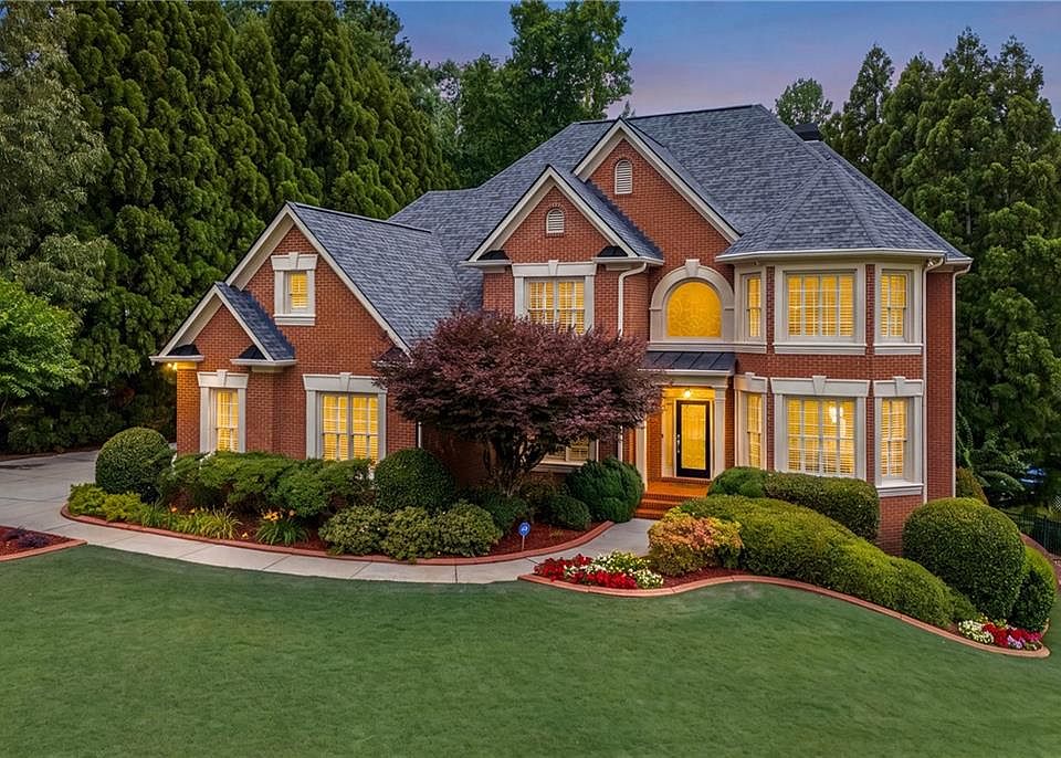 1st image of 2359 Glenmore Ln