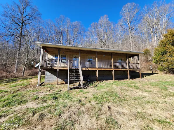 101 Iron Ore Dr, Rose Hill, VA 24281