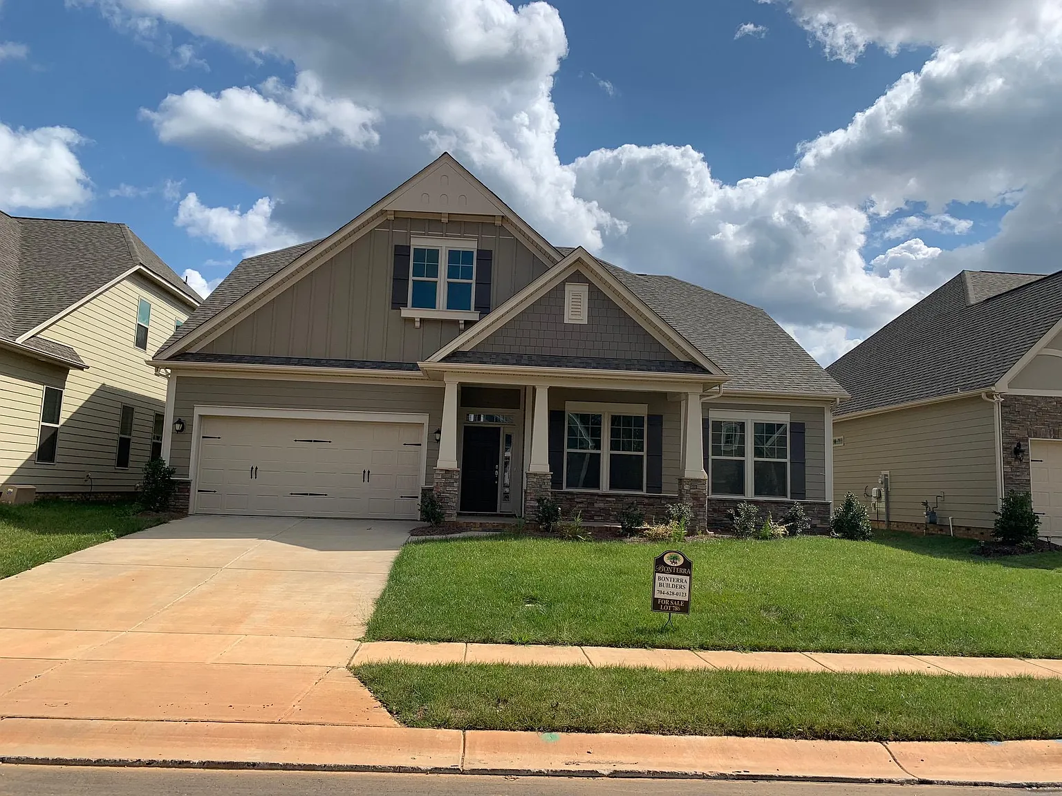 4 bed, 3036 sqft, $2,900 — Photo 1