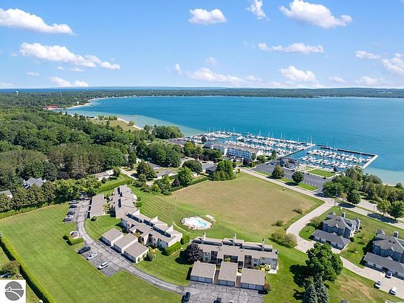 2nd image of 1026 Marina Bluff Dr