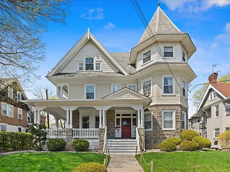 32 Wiggins St — Photo 1