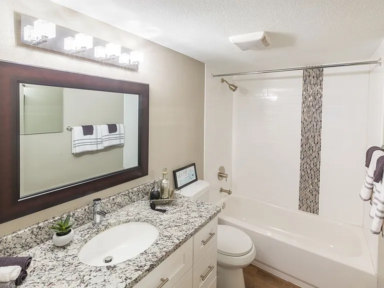 Convenient Living near Historic Humboldt District! — Photo 25