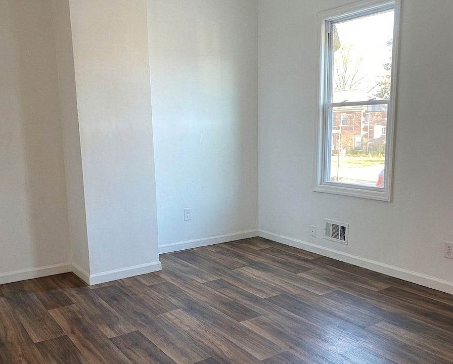 2nd image of 165 20th Ave APT 1