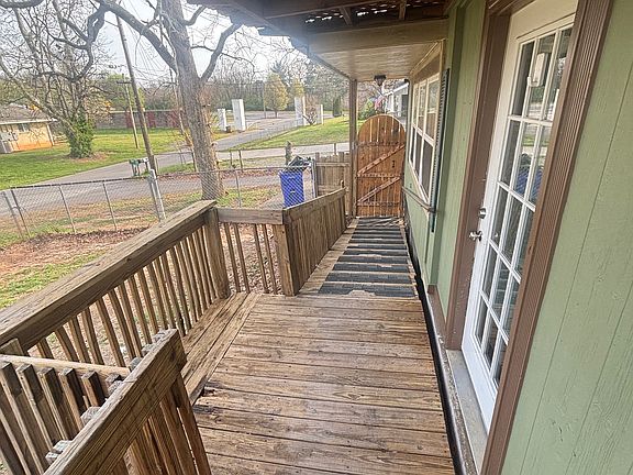 3rd image of 1810 Fisher St SE APT 1