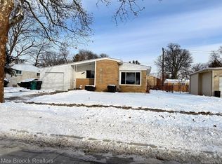 14530 Oak Park Blvd, Oak Park, MI 48237