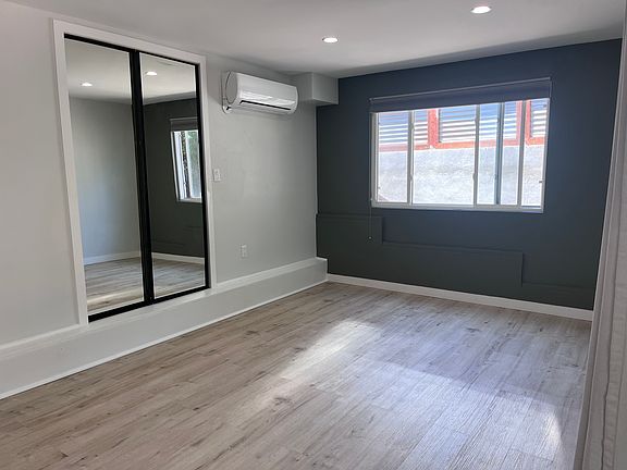 4th image of 4102 Pepper Dr #1/2