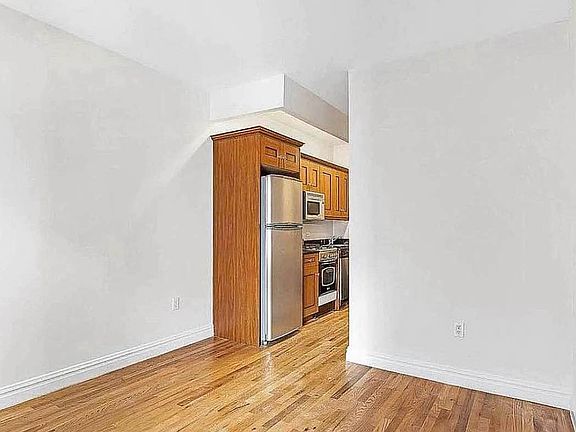 5th image of 437 W 54th St APT 2B
