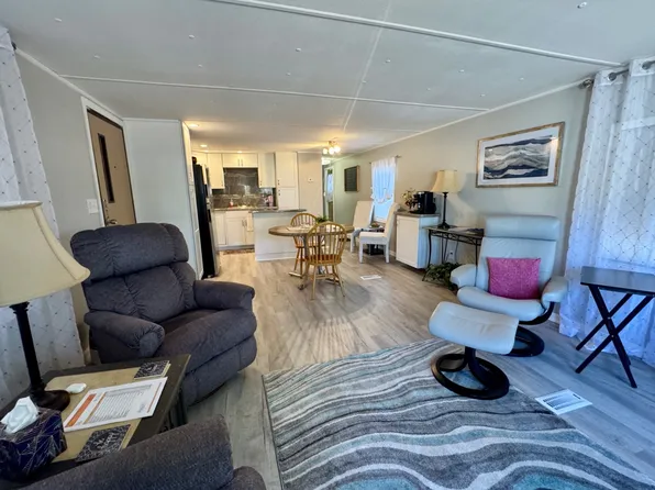 5140 Clover Ln, Titusville, FL 32780