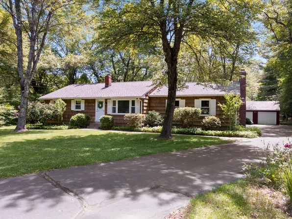 17 Boston Post Road, Old Lyme, CT 06371