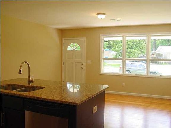 4th image of 5314 Parkside Dr
