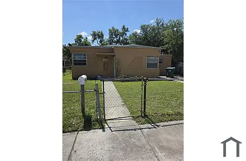 880 NW 74th St Photo 1