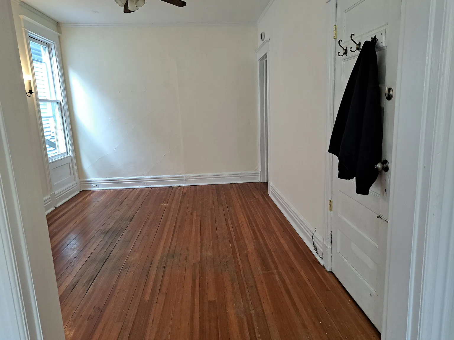1 bed, 650 sqft, $1,200 — Photo 3