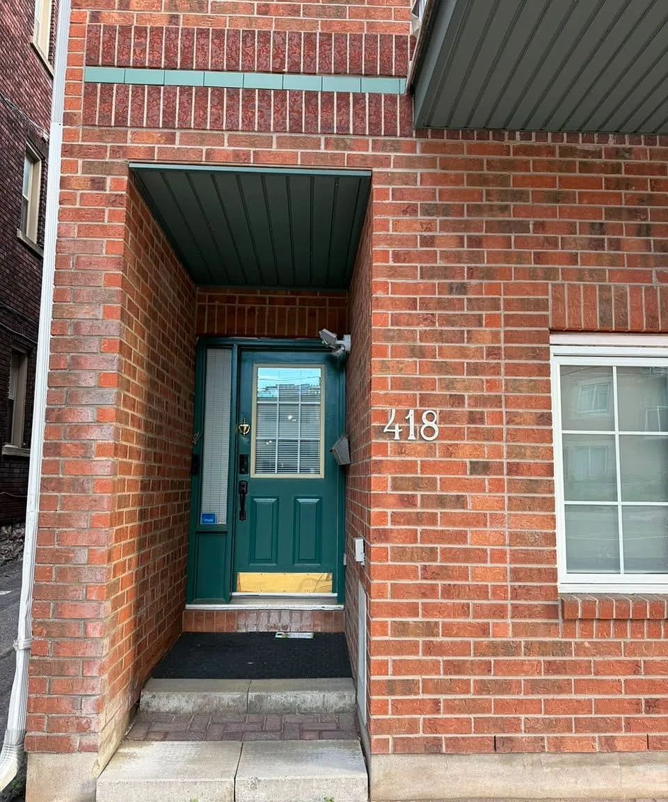4 bed, $3,300 — Photo 1
