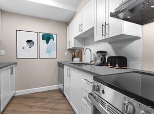 Parkway Towers, Ottawa, ON K2B 6V4