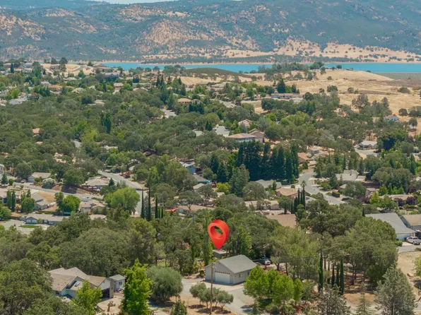 2229 Hartvickson Ln, Valley Springs, CA 95252
