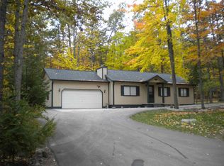 221 Dayton St, Roscommon, MI 48653