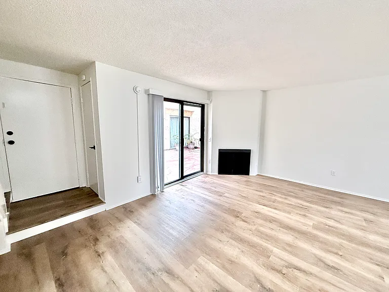 6739 Coldwater Canyon Ave #5 — Photo 4