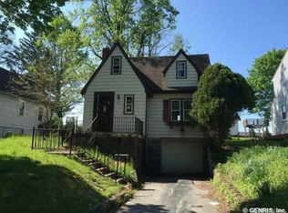 215 Laurel Ave, Gates, NY 14624