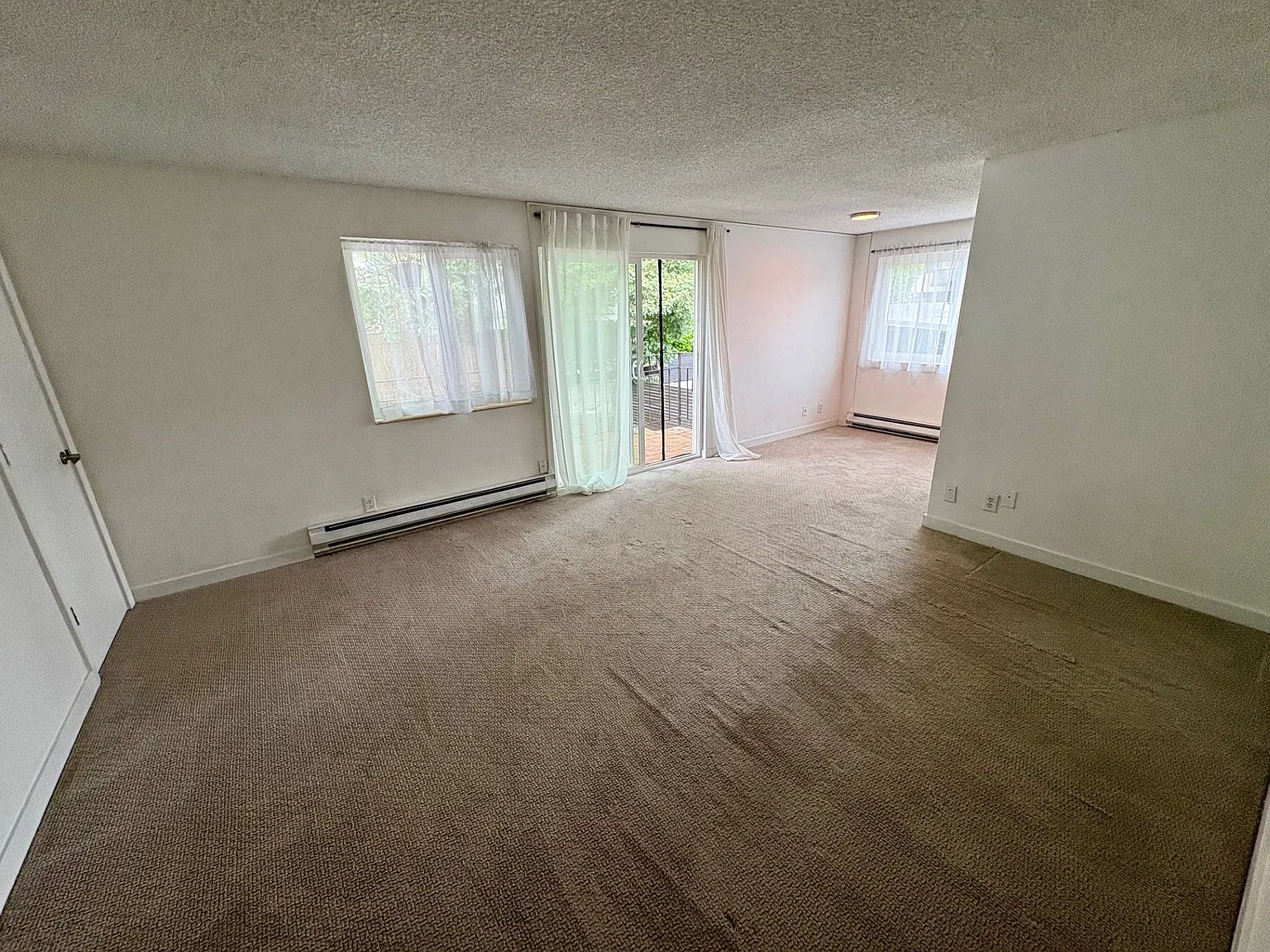 1 bed, 600 sqft, $1,695 — Photo 2