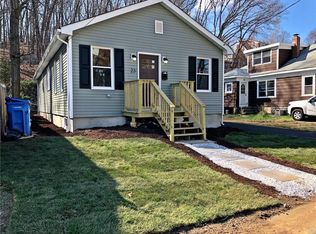 23 Earl St, Lincoln, RI 02865