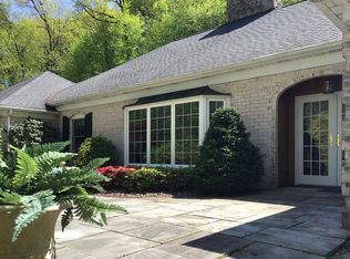 34 Spring Hill Rd, Annandale, NJ 08801