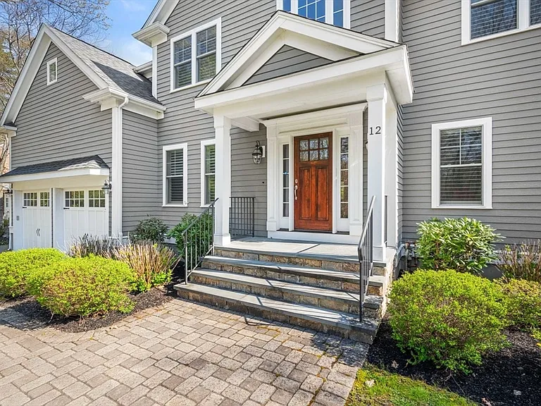 12 Pelham Rd — Photo 4