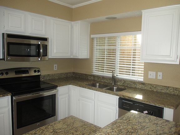 825614_Kitchen3_12282015