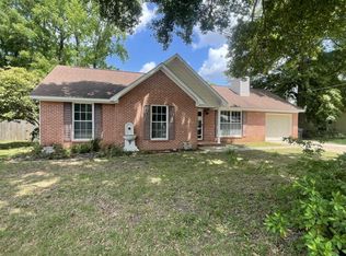 910 Agutha Dr, Dothan, AL 36301