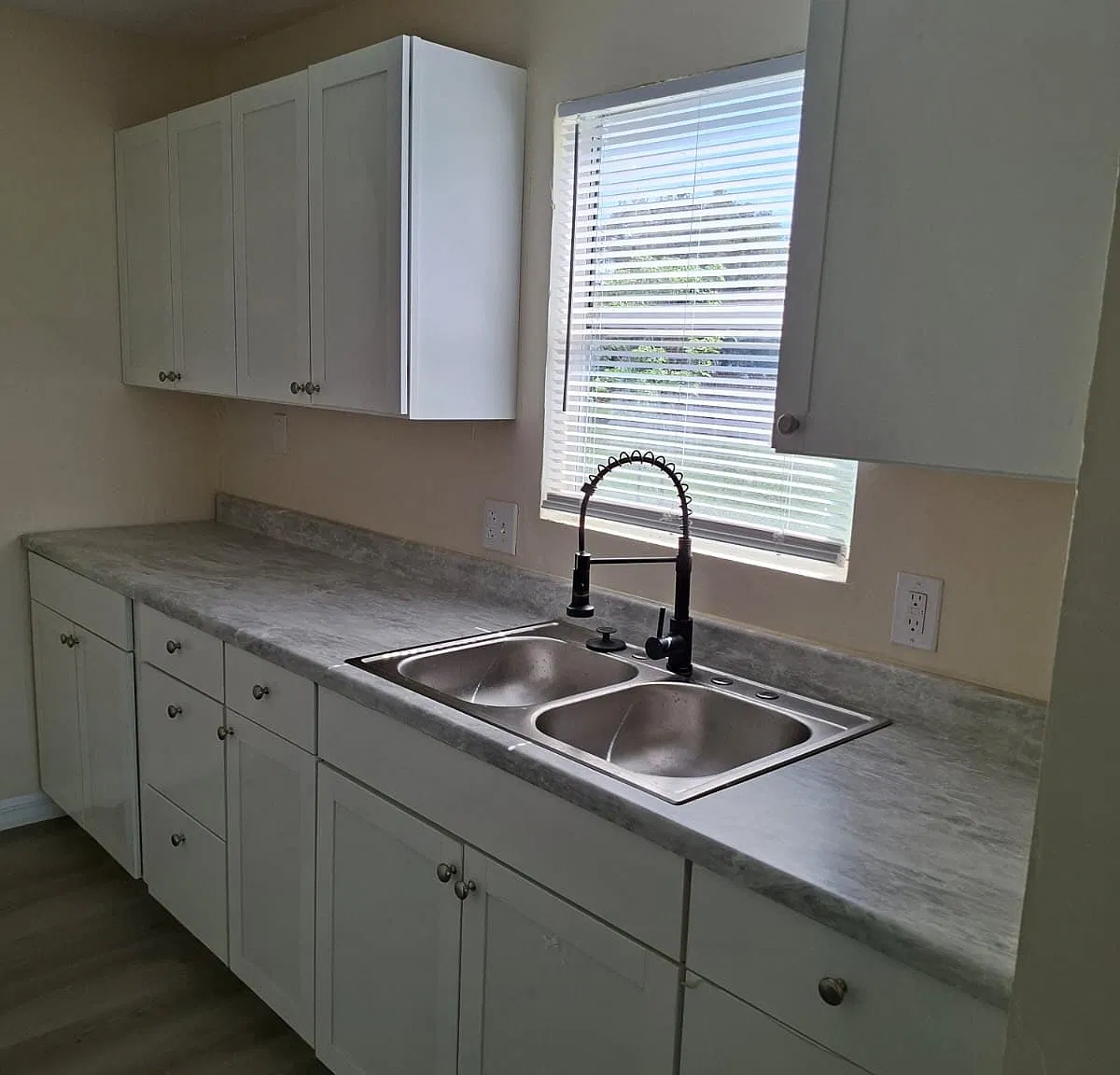 3 bed, 816 sqft, $1,700 — Photo 4