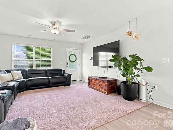 4th image of 5135 Wolfridge Ave