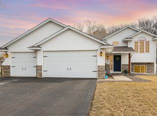 25829 Goldfinch Ave, Wyoming, MN 55092