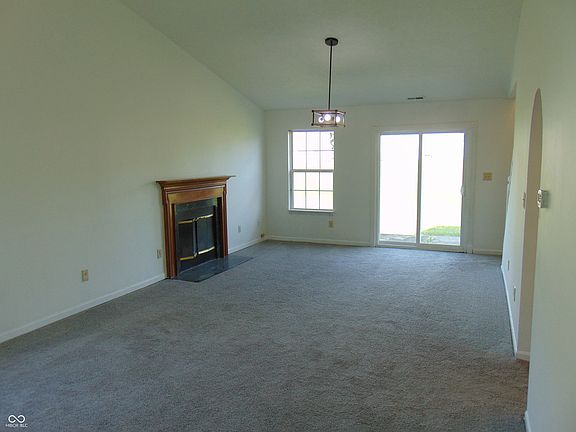 4th image of 11108 Fall Dr