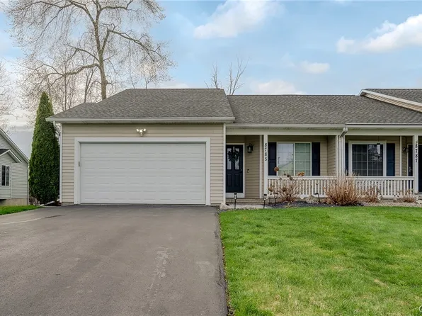 8785 New Country Dr, Cicero, NY 13039