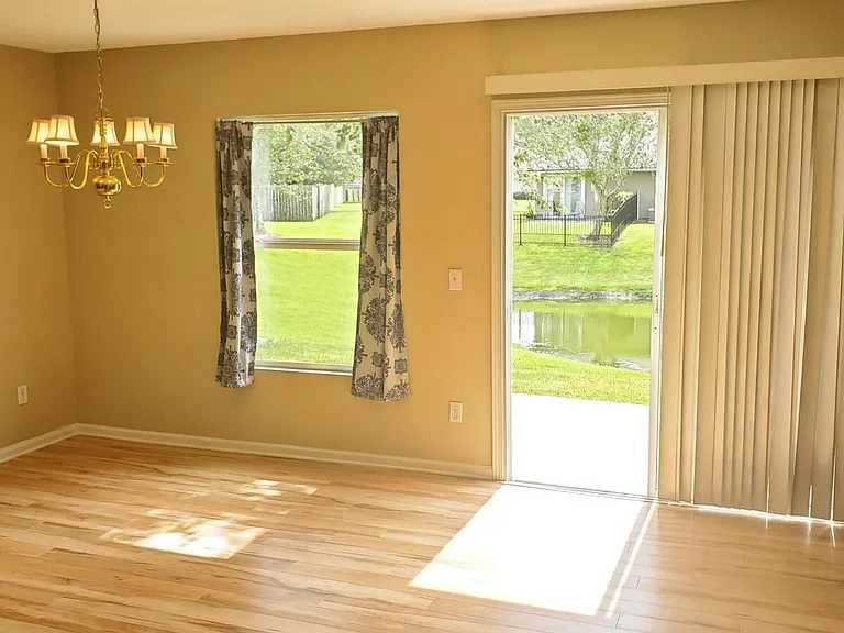 1625 Vineland Cir #B — Photo 12