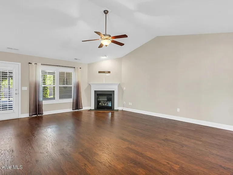 8530 Jadewood Dr — Photo 6
