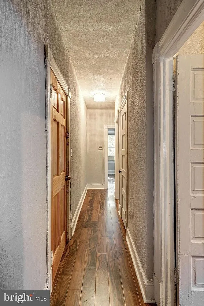 2 bed, 800 sqft, $2,500 — Photo 2