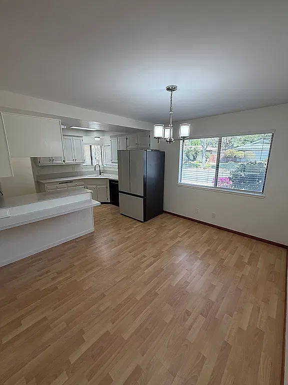 4 bed, 1900 sqft, $6,650 — Photo 3