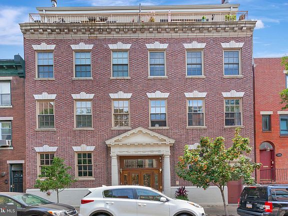 2nd image of 2138 Lombard St APT 2B