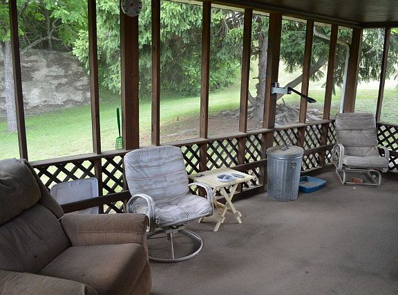 3rd image of 376 Dawn View Dr