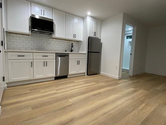 4th image of 8302 Crenshaw Blvd #1/2