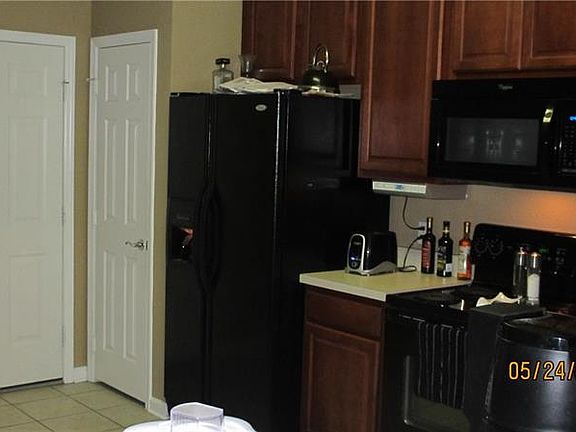 3rd image of 1120 Loyola Ct #1120