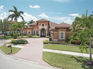 8952 Valhalla Ct, Naples, FL 34113