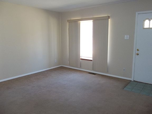 2nd image of 1302 Columbus Dr