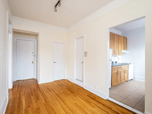 Rented by City Connections Realty | media 10