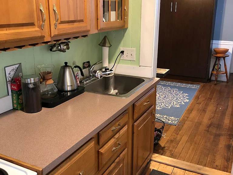 17 Pine St #E — Photo 4