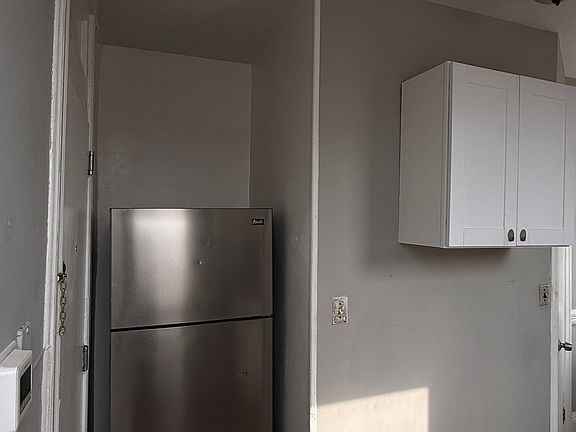 4th image of 1317 44th St #2R