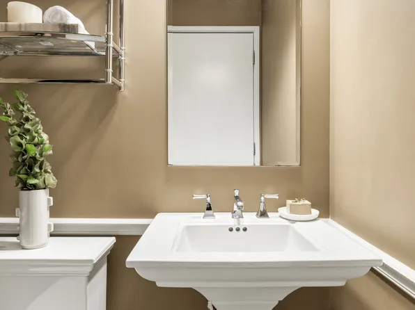 45 Park Avenue image 7 of 16