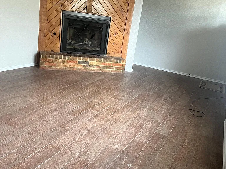 305 Belmont Dr — Photo 8