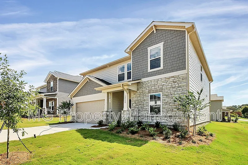 5 bed, 3.0 bath, 2725 sqft, $3,200 — Photo 3