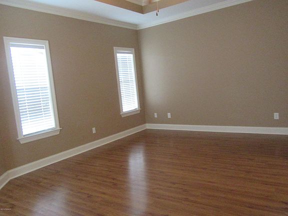 4th image of 100 White Tail Dr
